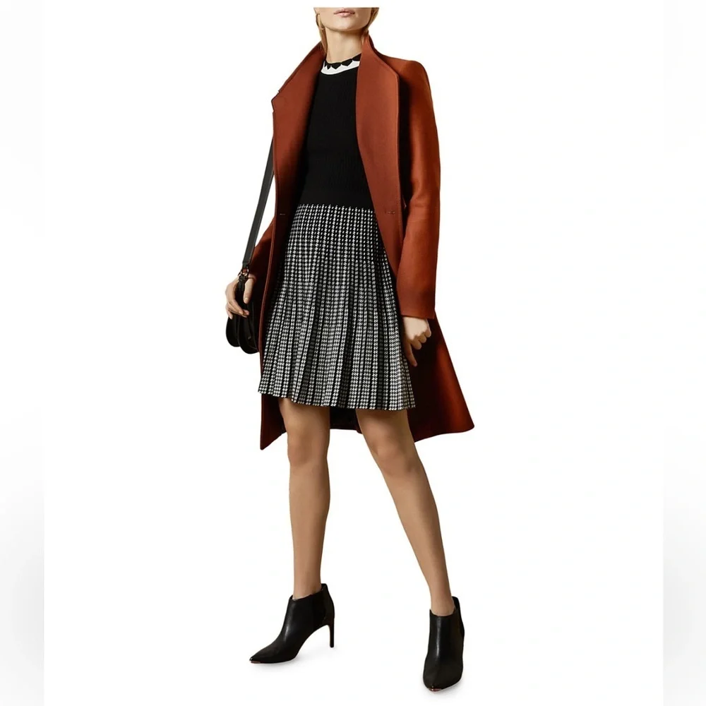 Ted Baker Carmann Knit Skater Black and White Dress Size 2